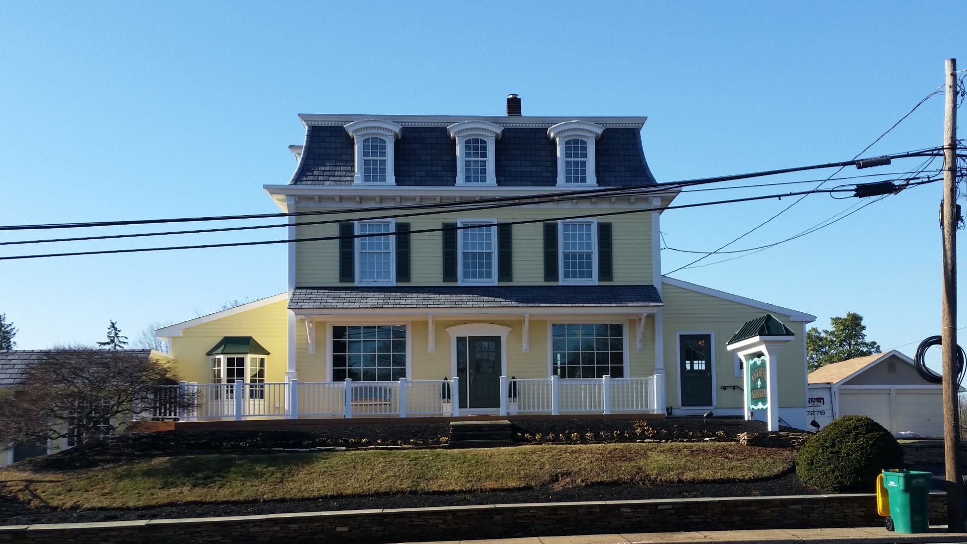 Flaired Mansard roof in traditional slate, Located in Chalfont, it's a true demonstration of our craftsmanship