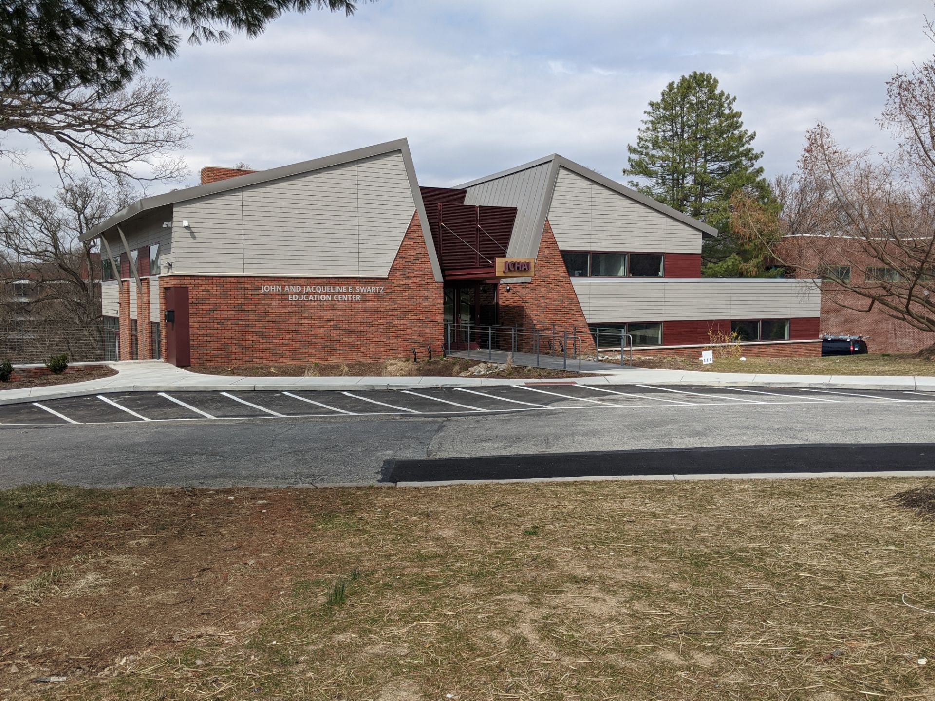 Bold architecture displayed in this sharp metal roof for the John and Jacqueline E. Swartz Education Center